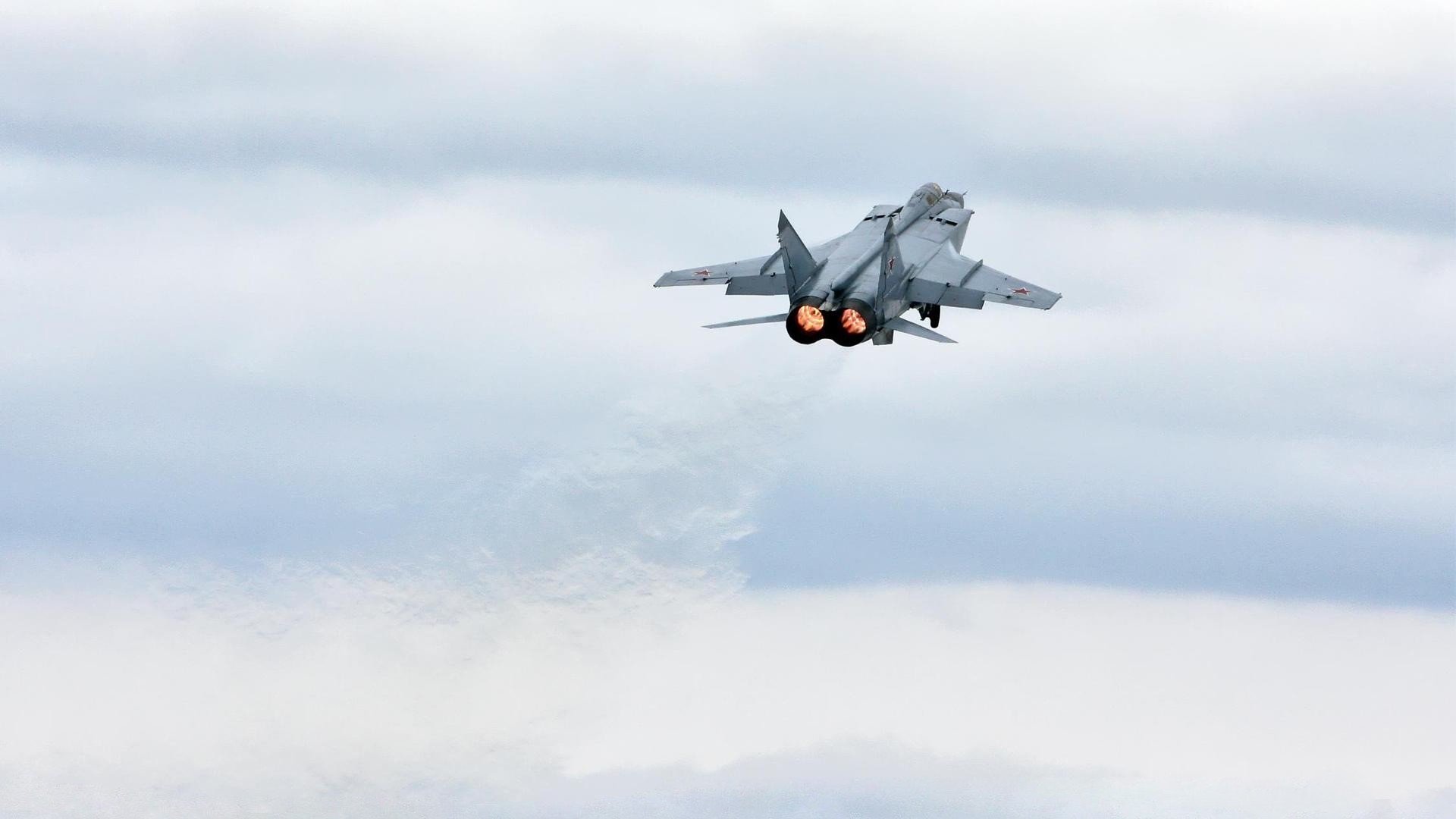 国际台球明星:他们的成功密码揭秘,台球名星