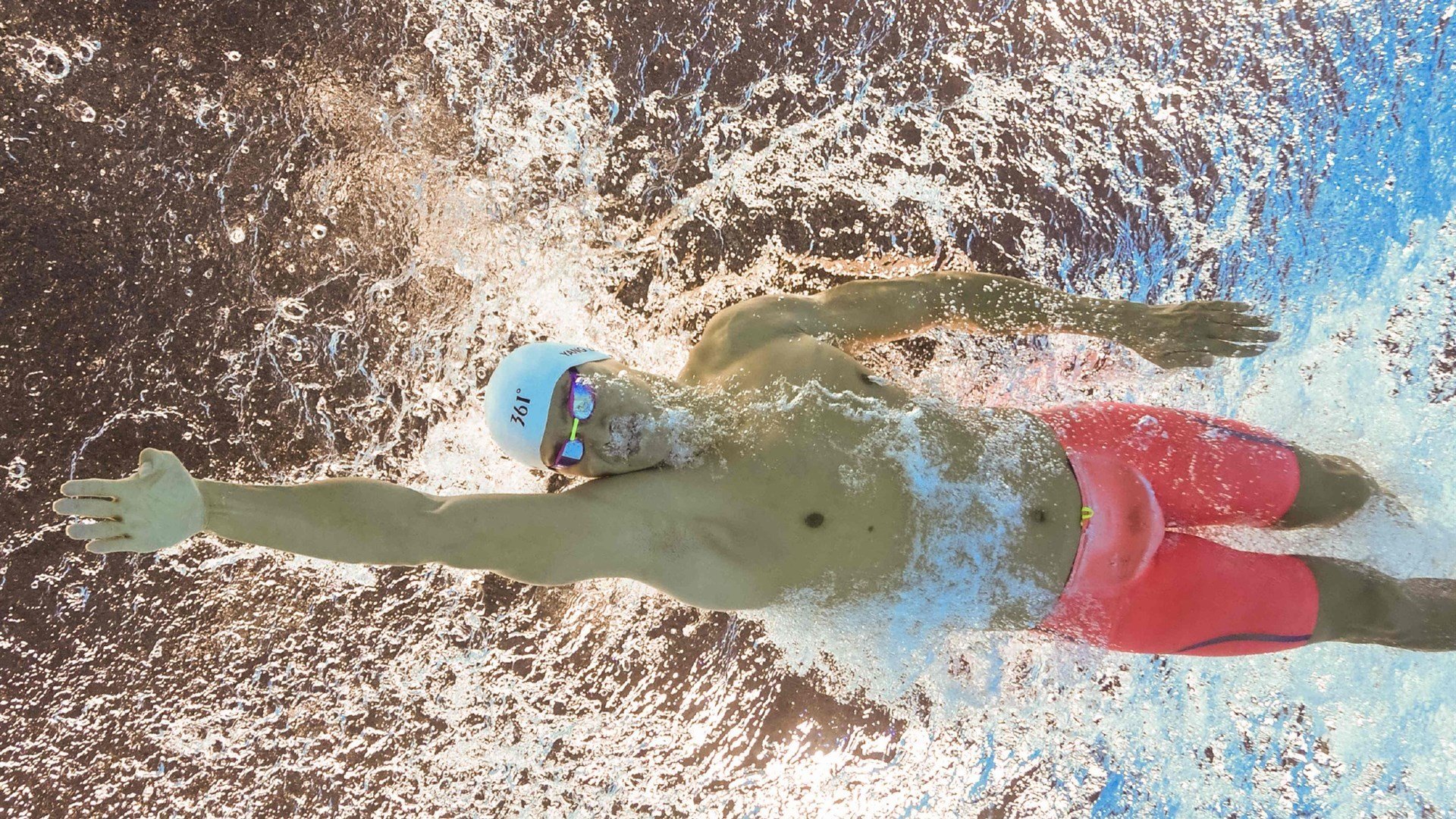 花样游泳表演,水中芭蕾精彩纷呈,花样游泳舞台表演