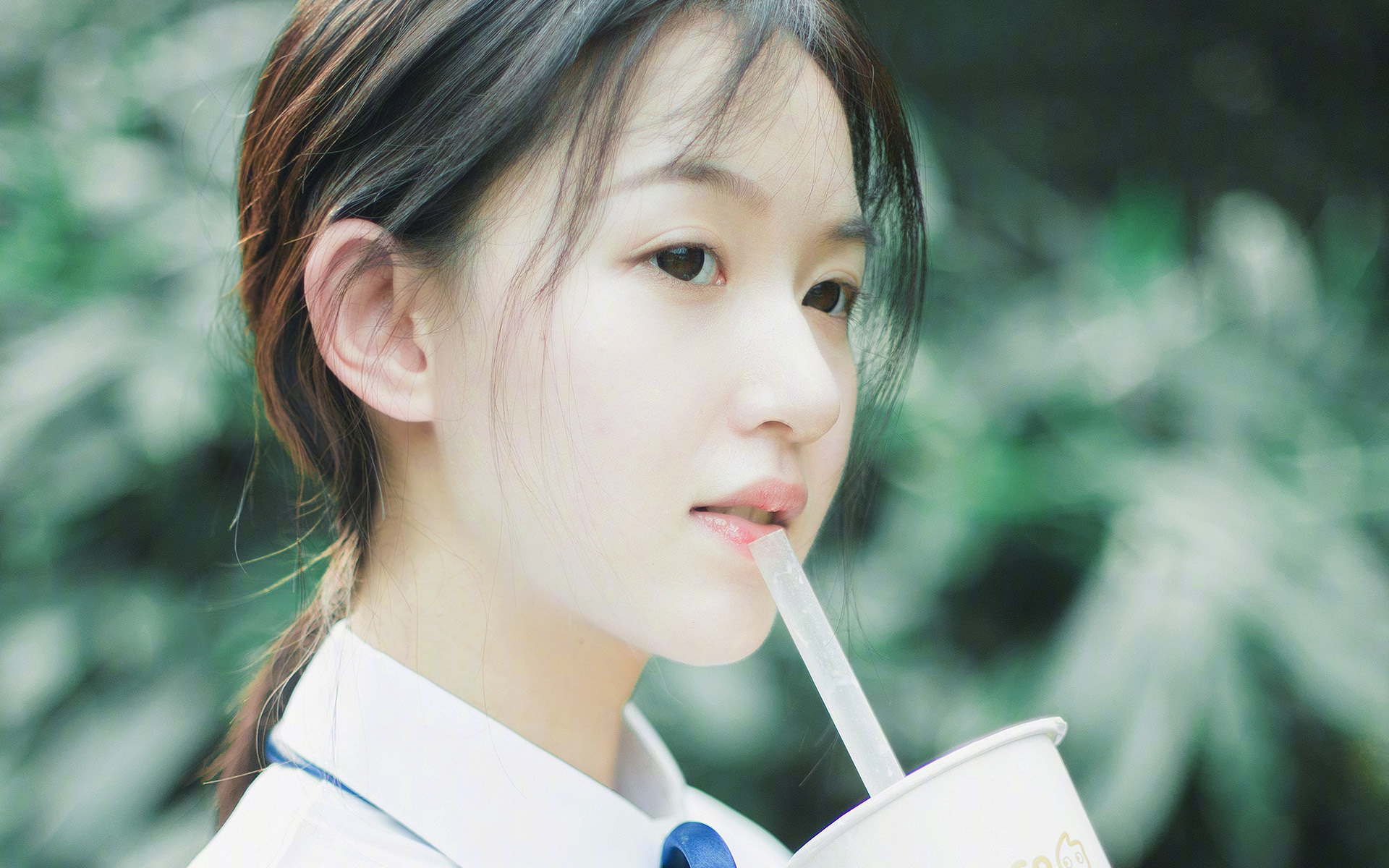 “快艇冲浪:东三叉湖赛场成为水上极限运动的标杆”